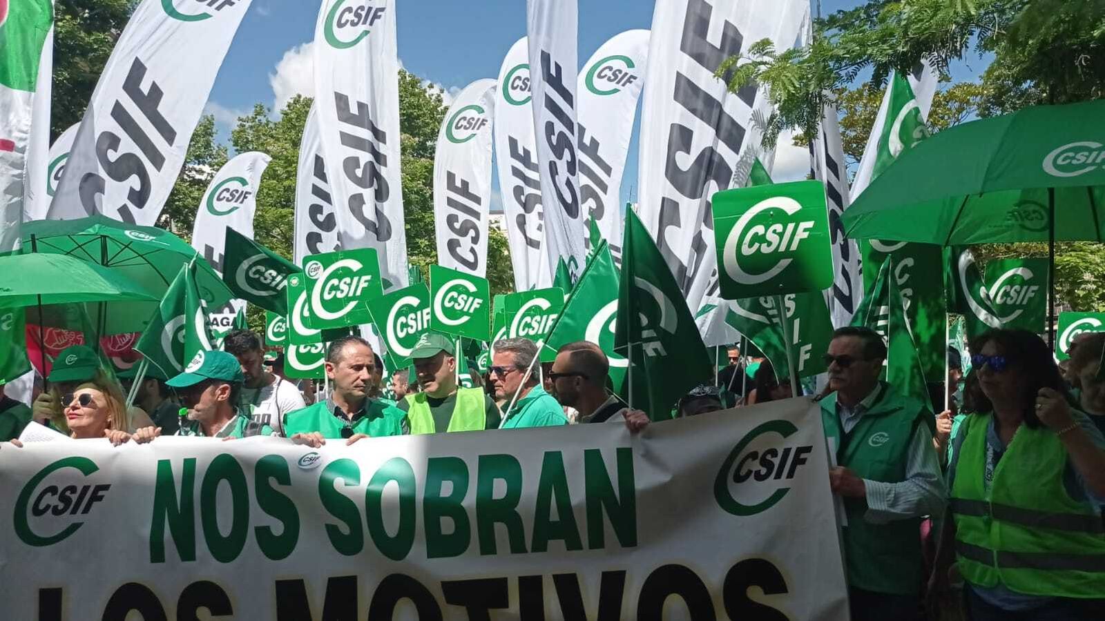 Protesta de funcionarios de Justicia ante la Junta.