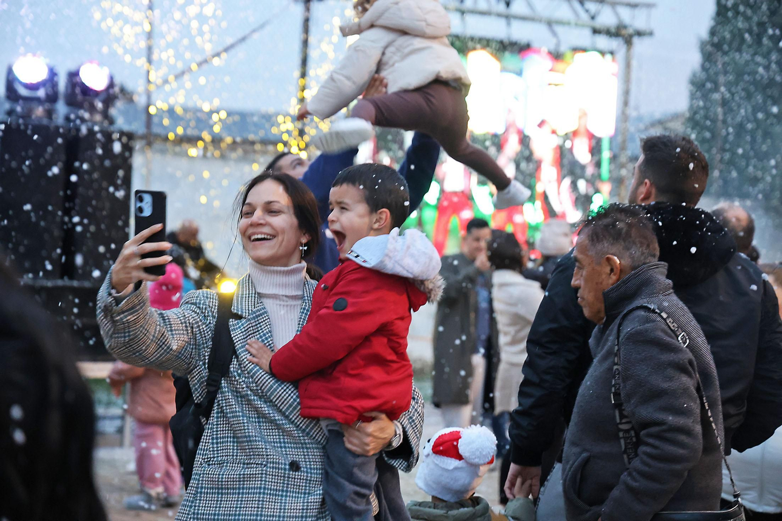 Imágenes de la nevada en el Convento de las Oblatas