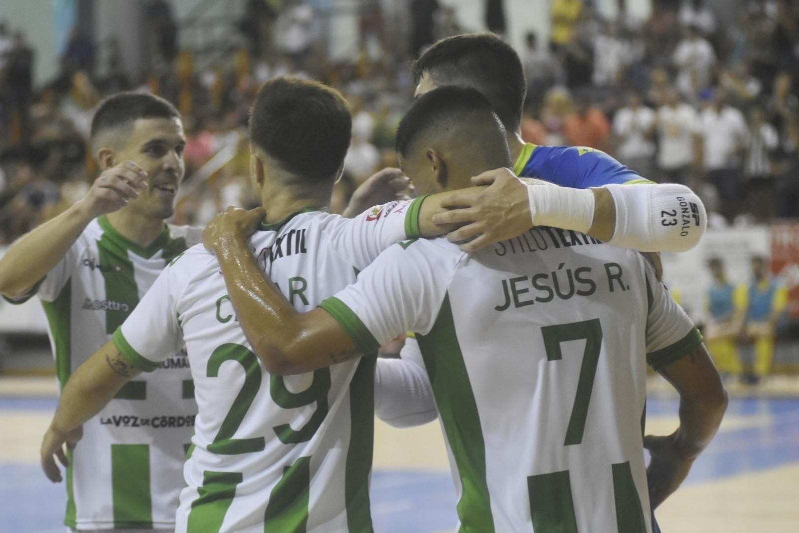 Las imágenes de la presentación del Córdoba Patrimonio de la Humanidad ante el Jaén Paraíso Interior