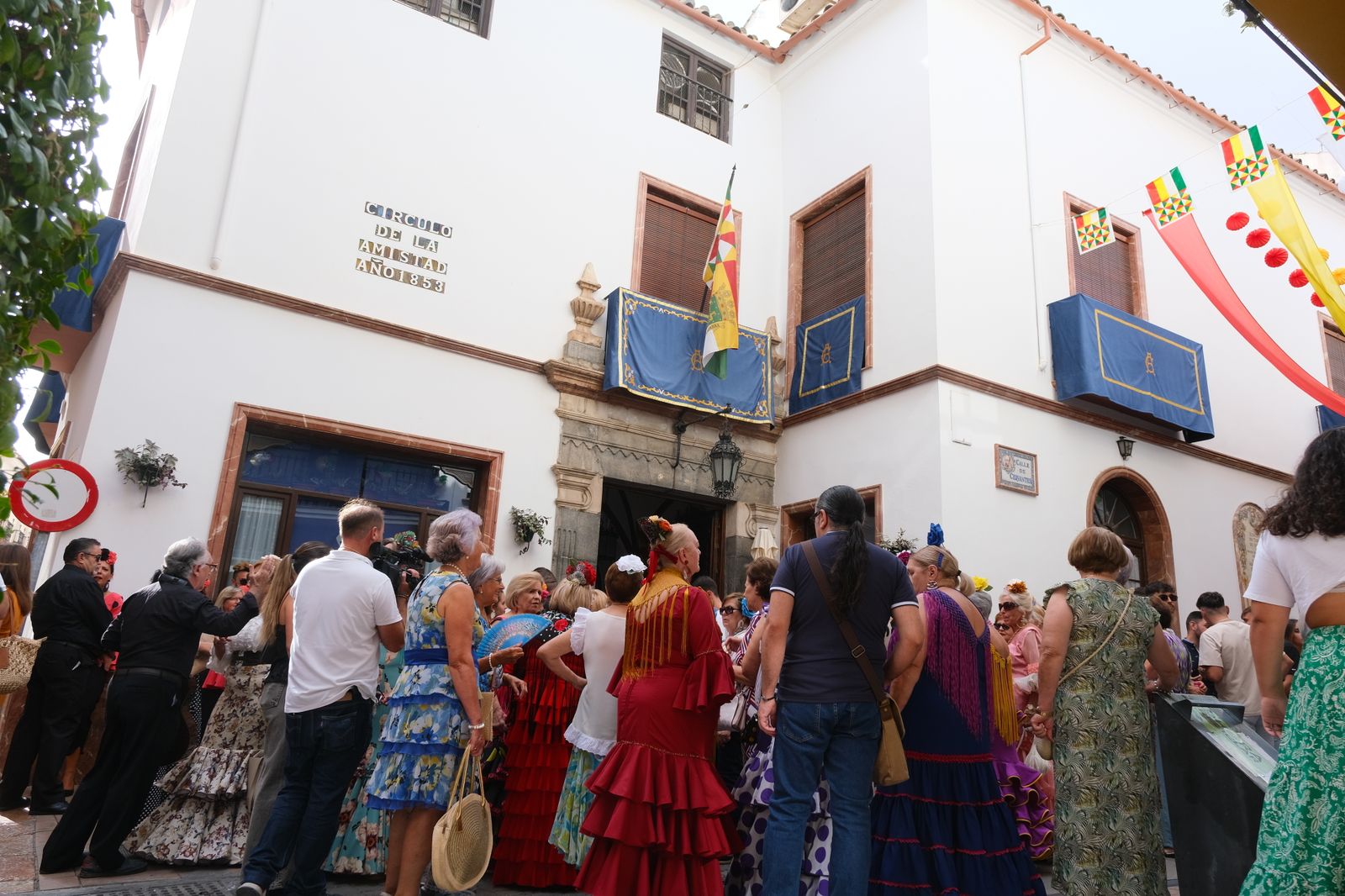 La celebración en Cabra del Día de la Mujer con motivo de la Real Feria, en imágenes