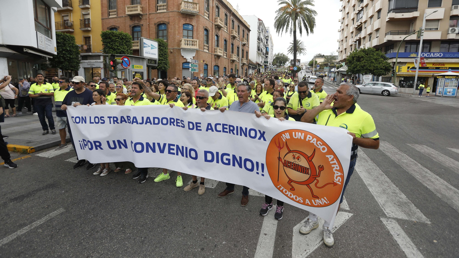La plantilla de Acerinox celebra una nueva manifestación en Algeciras, en imágenes