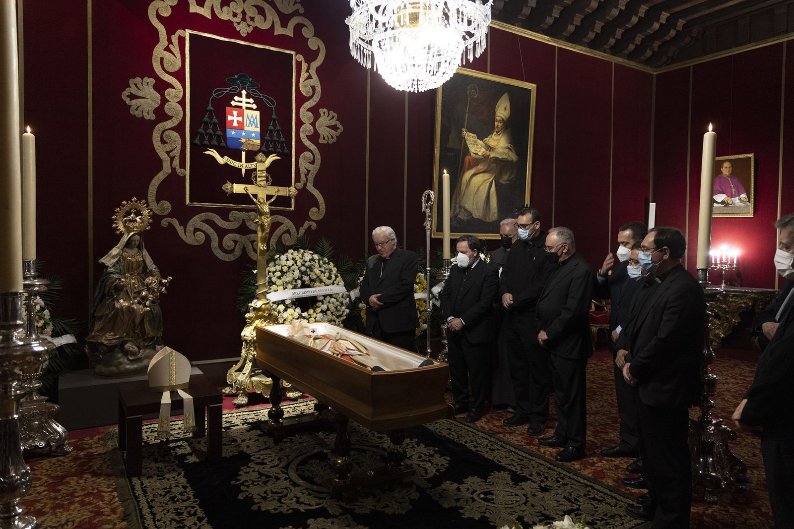 El velatorio del cardenal Carlos Amigo en el Palacio Arzobispal, todas las imágenes