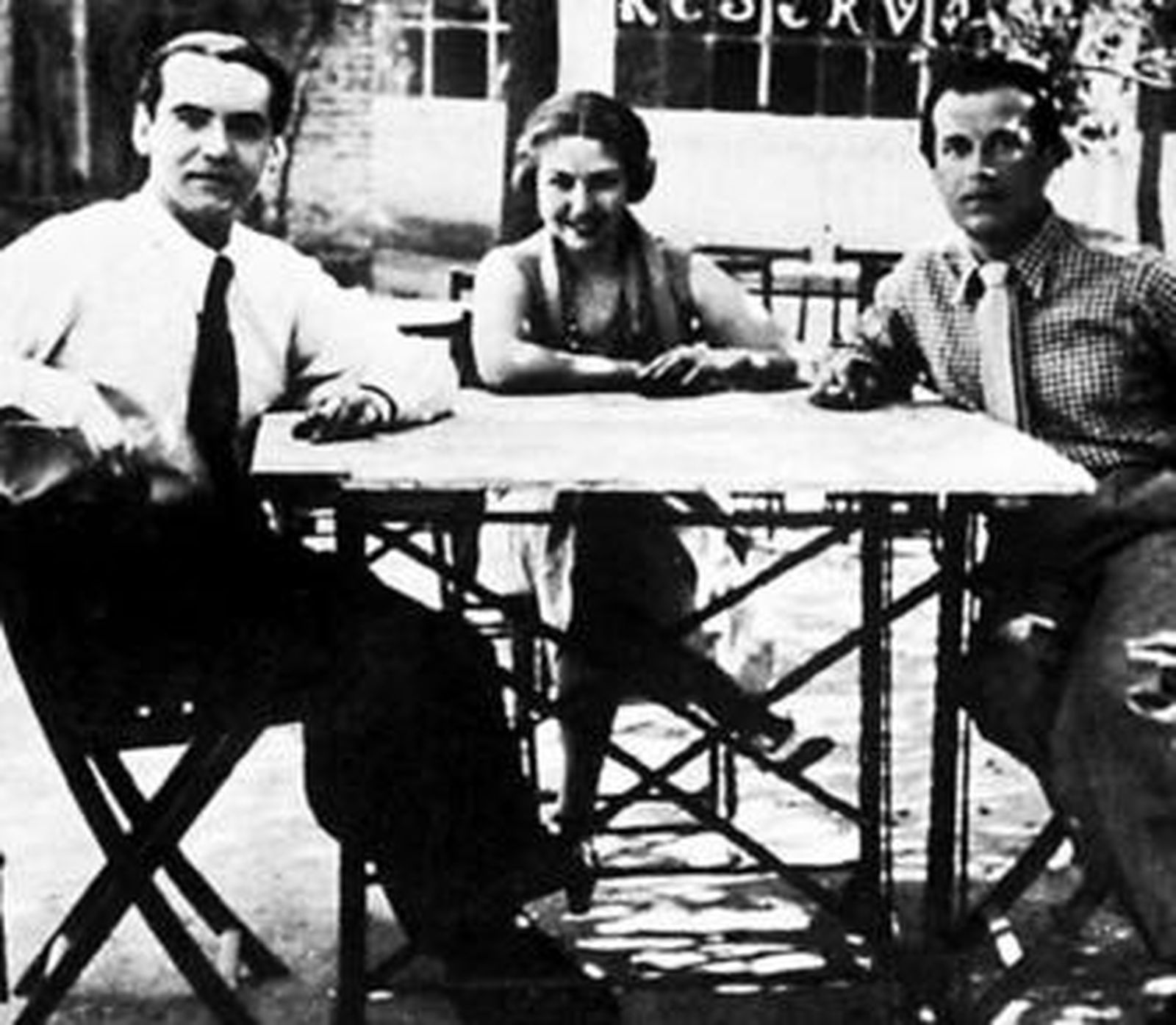Federico García Lorca, María Teresa León y Rafael Alberti, alrededor de 1930.