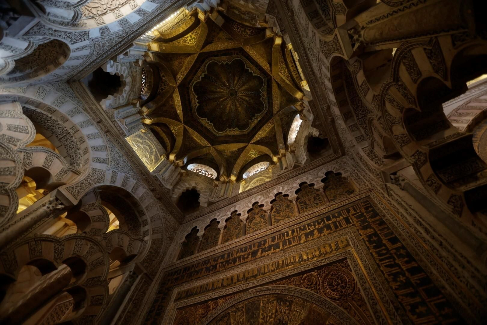 Las fotografías del inicio de las obras de restauración de la Maqsura de la Mezquita-Catedral de Córdoba