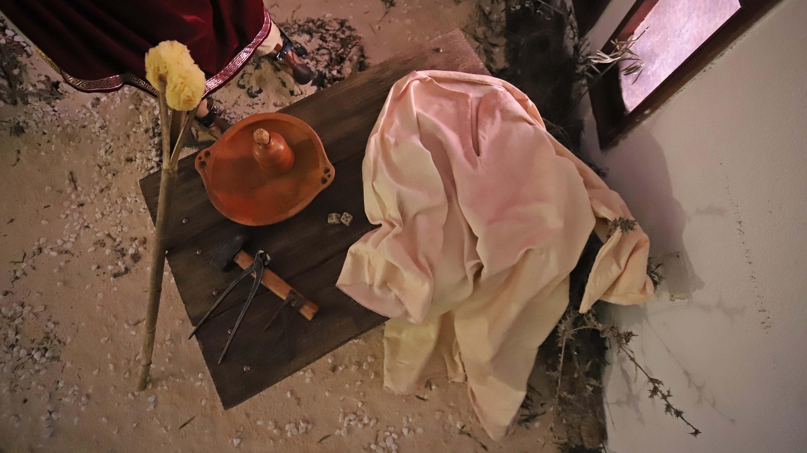 Fotos del Viernes Santo en Algeciras: Mortaja, Misericordia y Santo Entierro