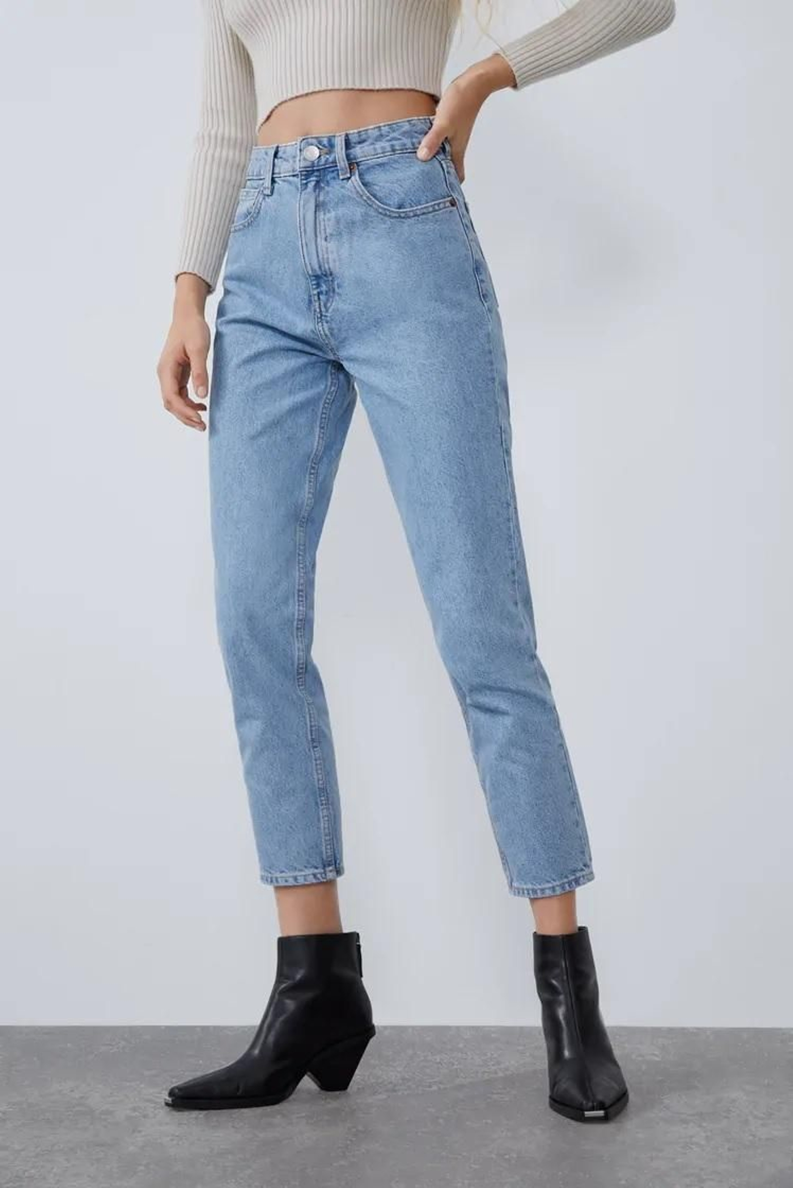Mom jeans de Zara. Mom jeans de Zara.