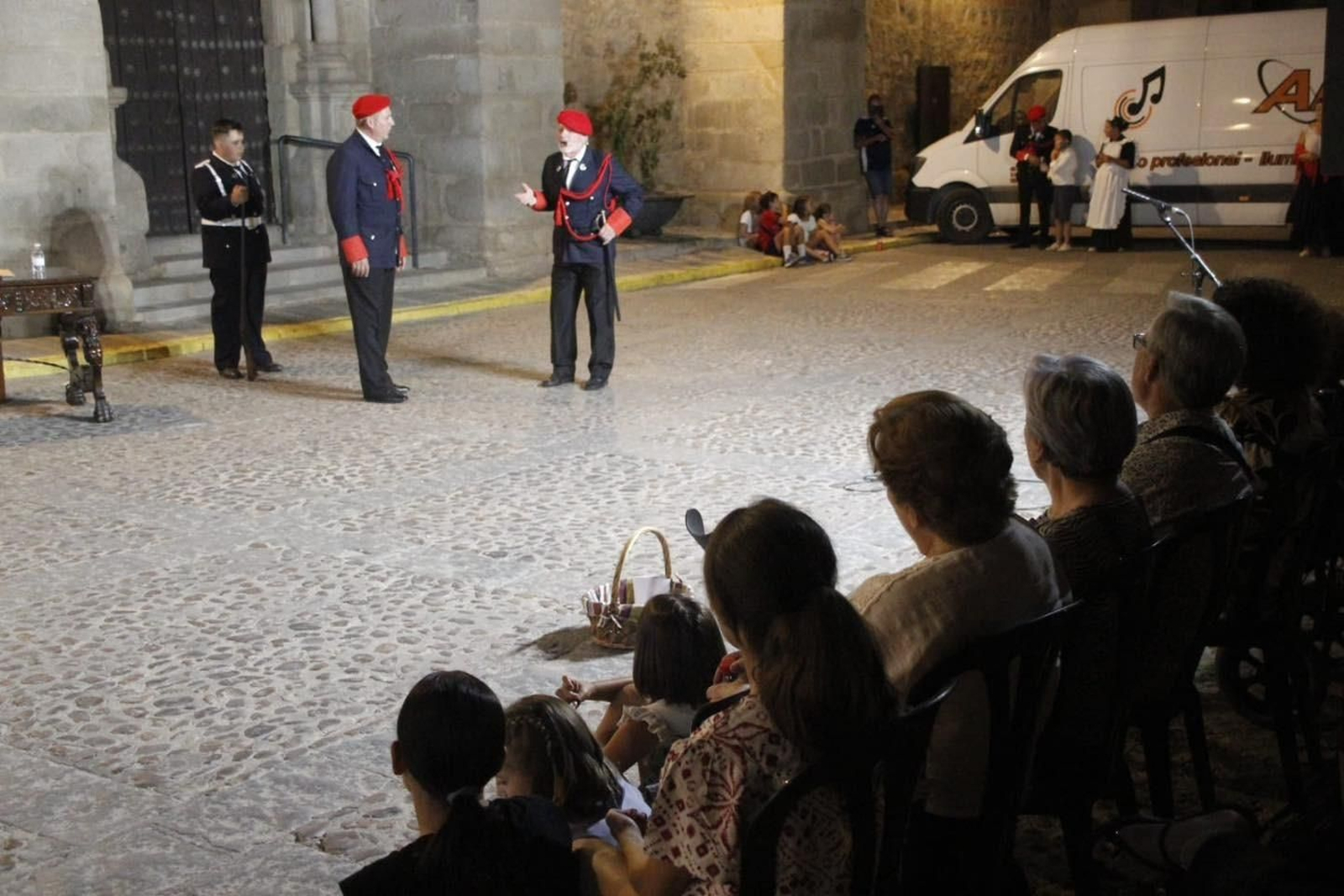 El estreno de 'Mil hombres. El Condesito' en Hinojosa del Duque, en imágenes