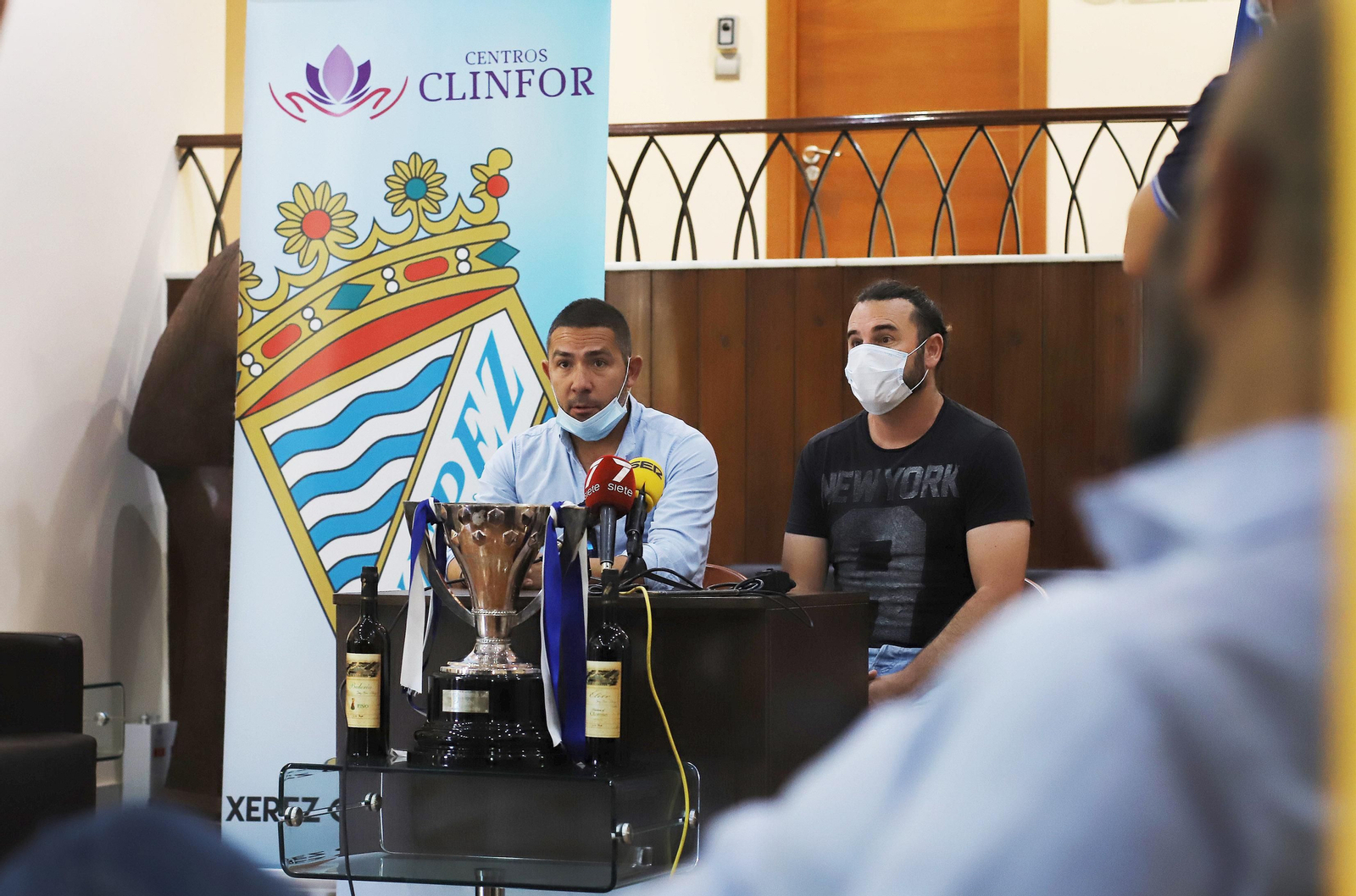 Juan Carlos Gómez, entrenador del Xerez CD, en la rueda de prensa de hoy.