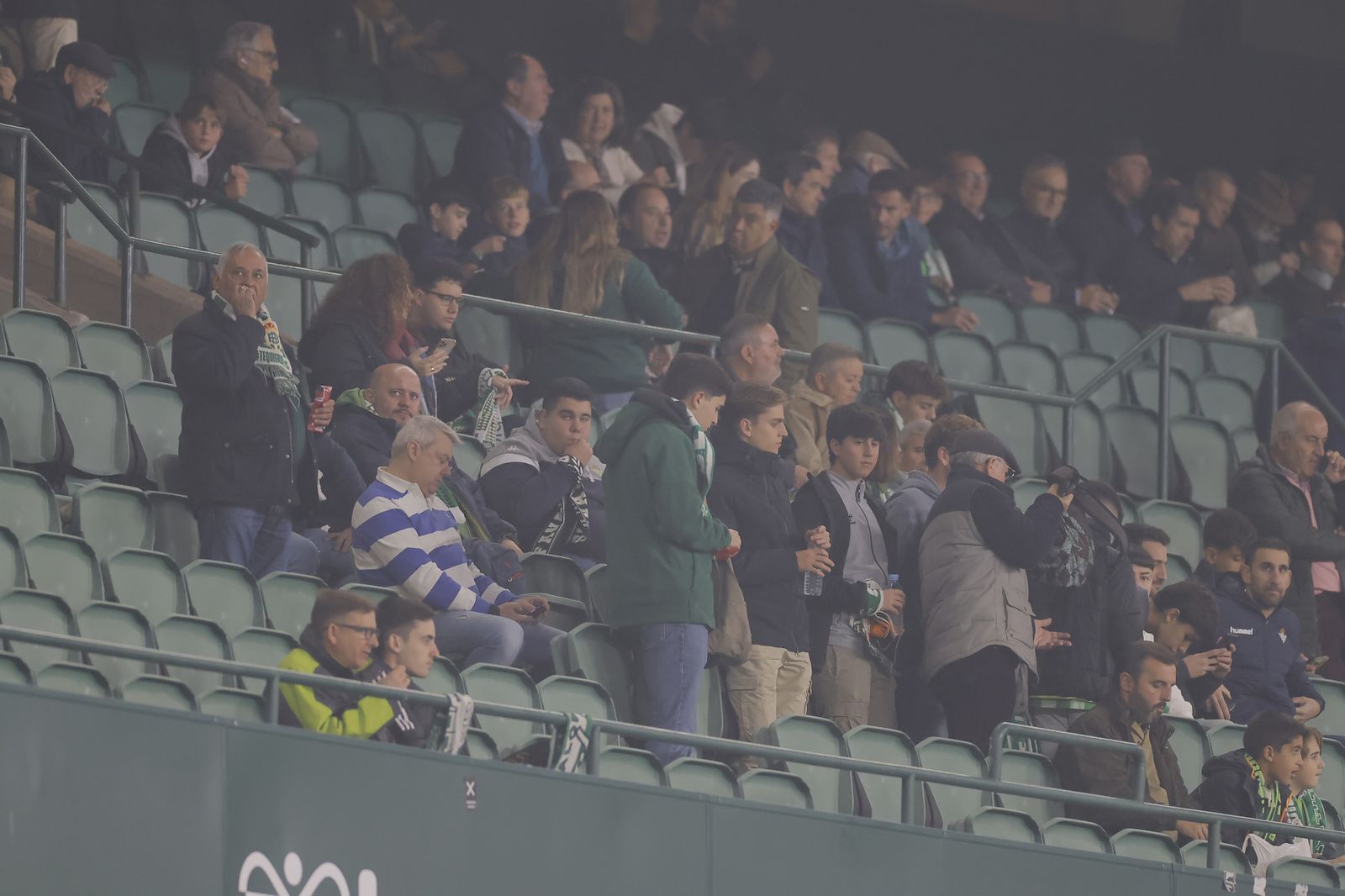 Búscate en las fotos del Betis-Las Palmas