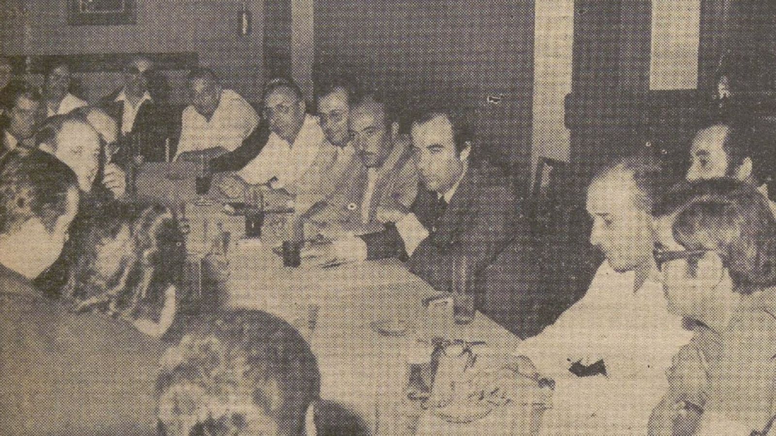 Reunión presidida por Francisco Fernández García-Figueras para resolver los problemas económicos del Xerez.