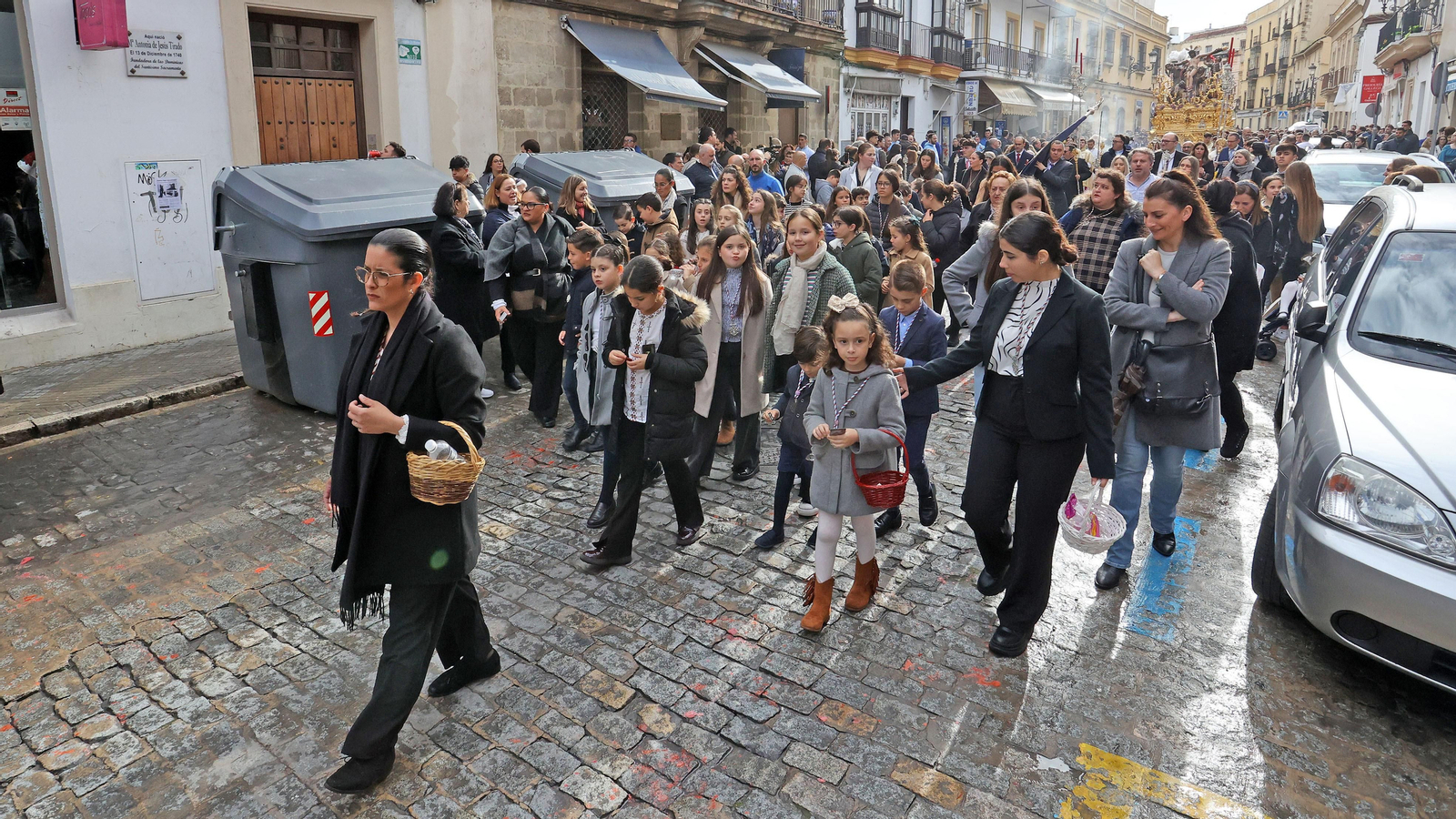 Las Viñas y El Cristo vuelven a sus templos