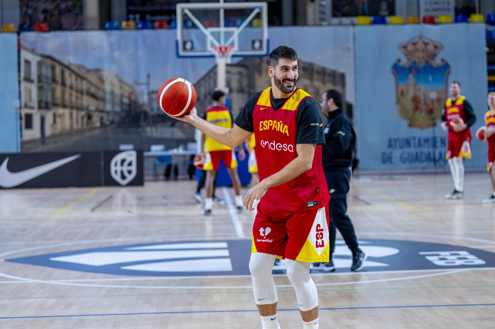 Alberto Díaz, Francis Alonso y Paco Aurioles, en la primera España de Chus Mateo