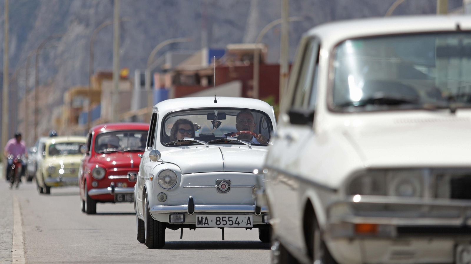 Fotos de la concentración de coches clásicos en La Línea