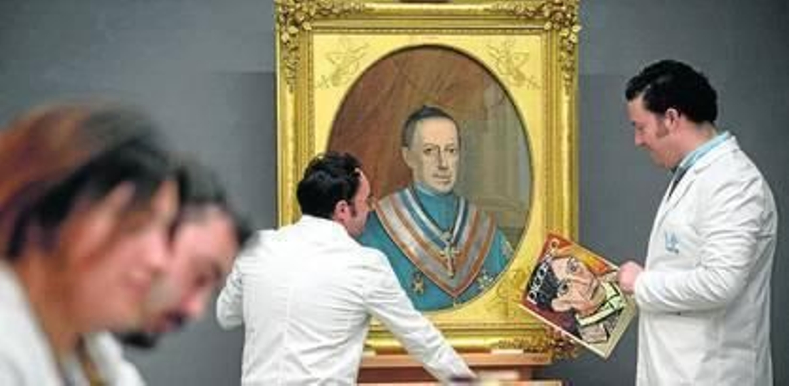 Taller de restauración del Palacio Arzobispal donde está el retrato del obispo Cascallana pintado por el tío de Picasso.