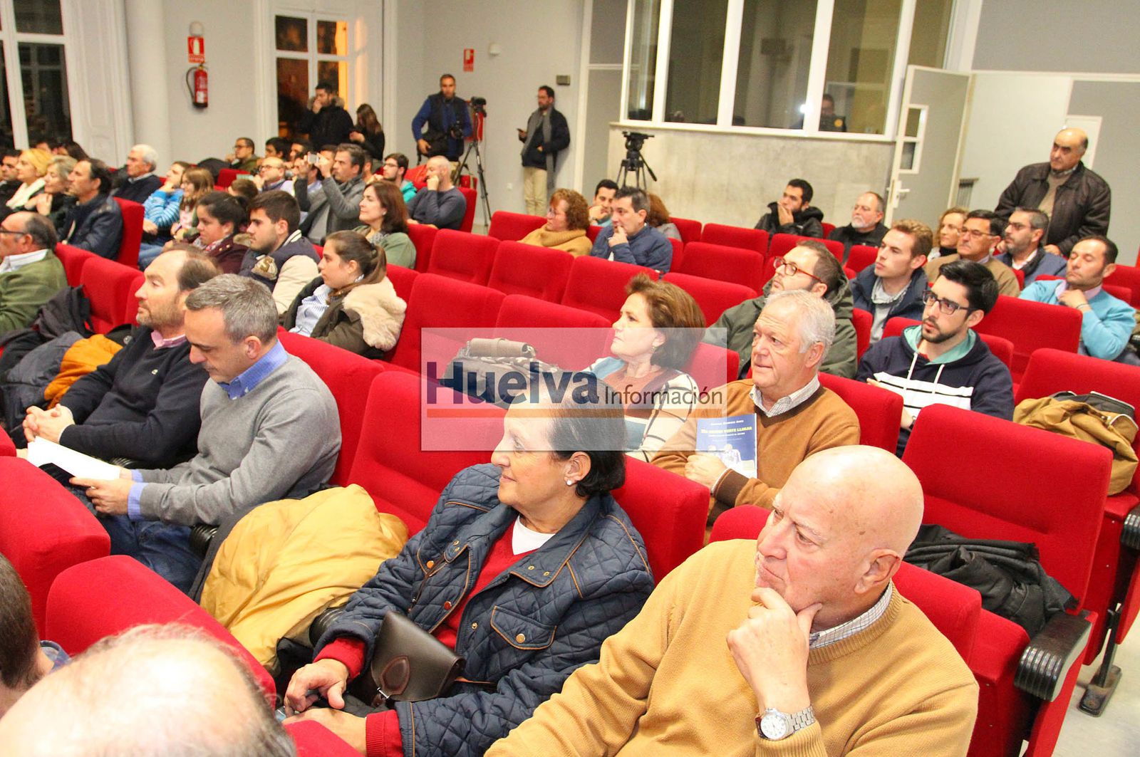 Imágenes de la presentación del libro de Juanma Garrido "No quiero verte llorar".