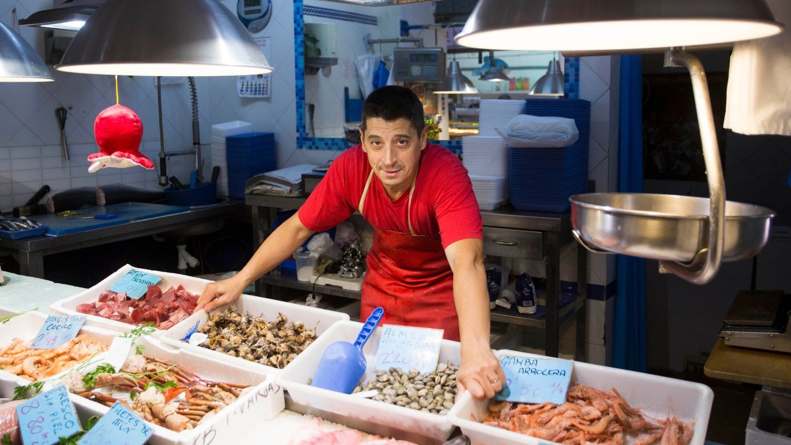 Fernando, pescadero del Mercado de Pino Montano