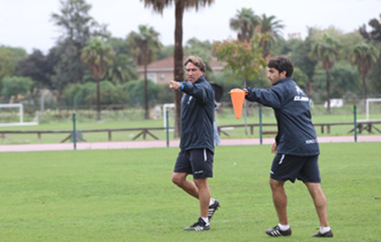 "Esta plantilla es capaz de todo... y de nada y en Chapín hay que mejorar"