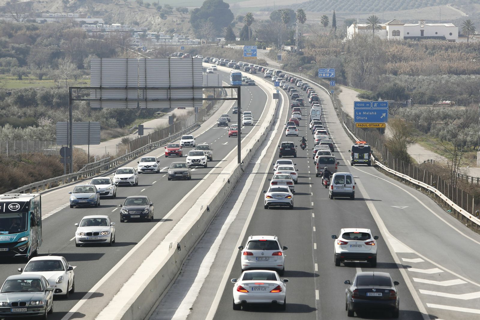Tráfico denso en la A44.