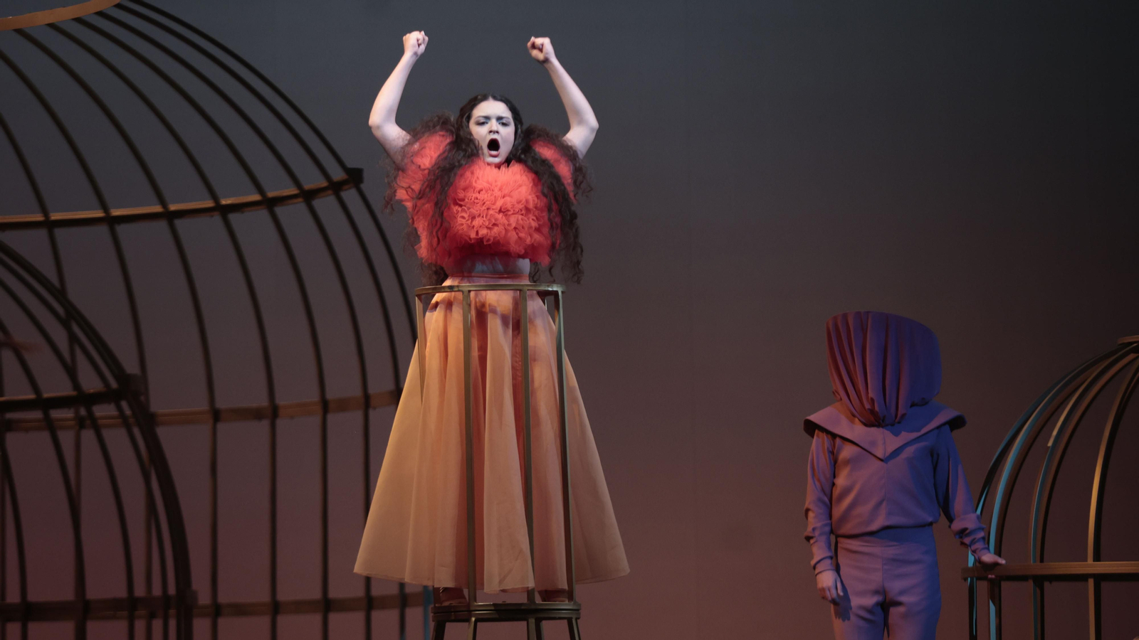 Las imágenes de la ópera "La Mujer Tigre"