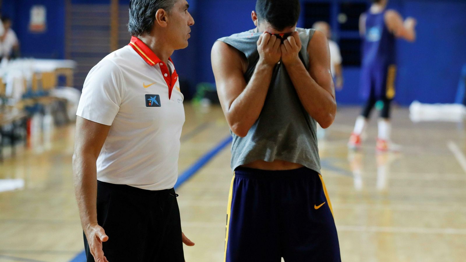 Scariolo dialoga con Jaime Fernández.