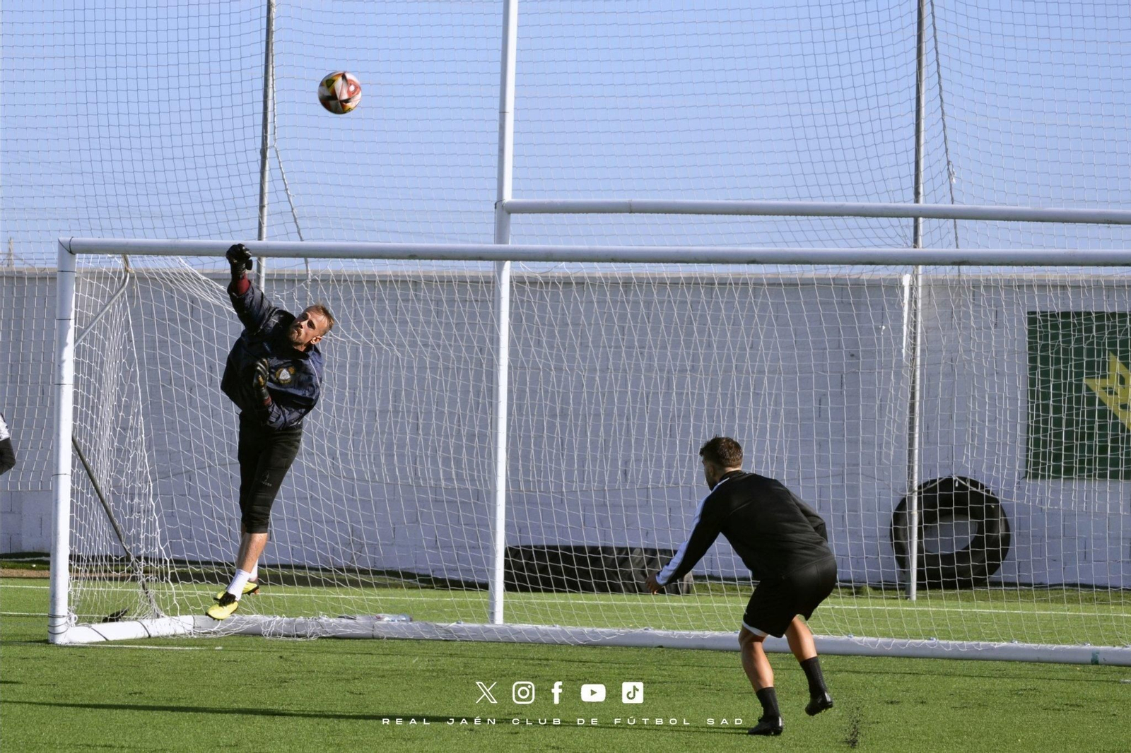 Momentos durante un entrenamiento del Real Jaén