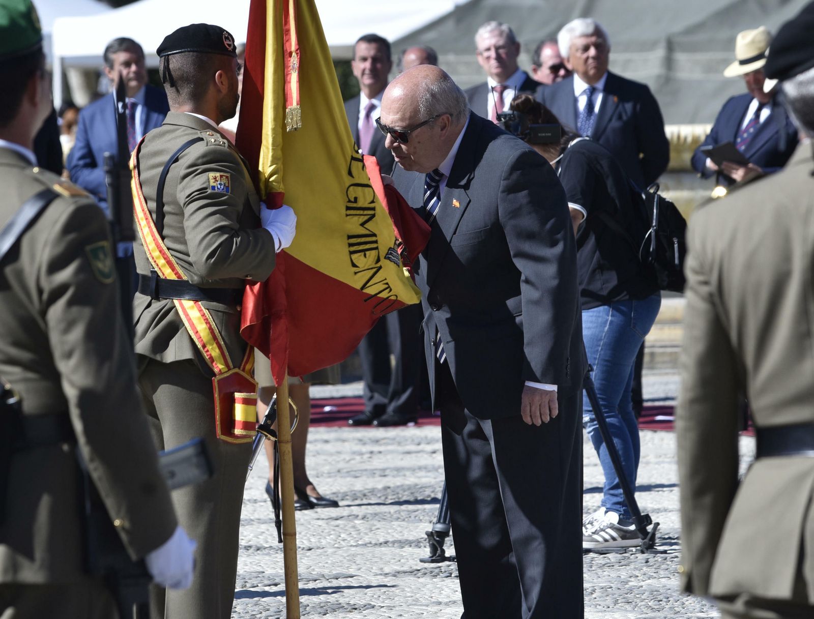 Las imágenes de la jura de bandera la Plaza de España