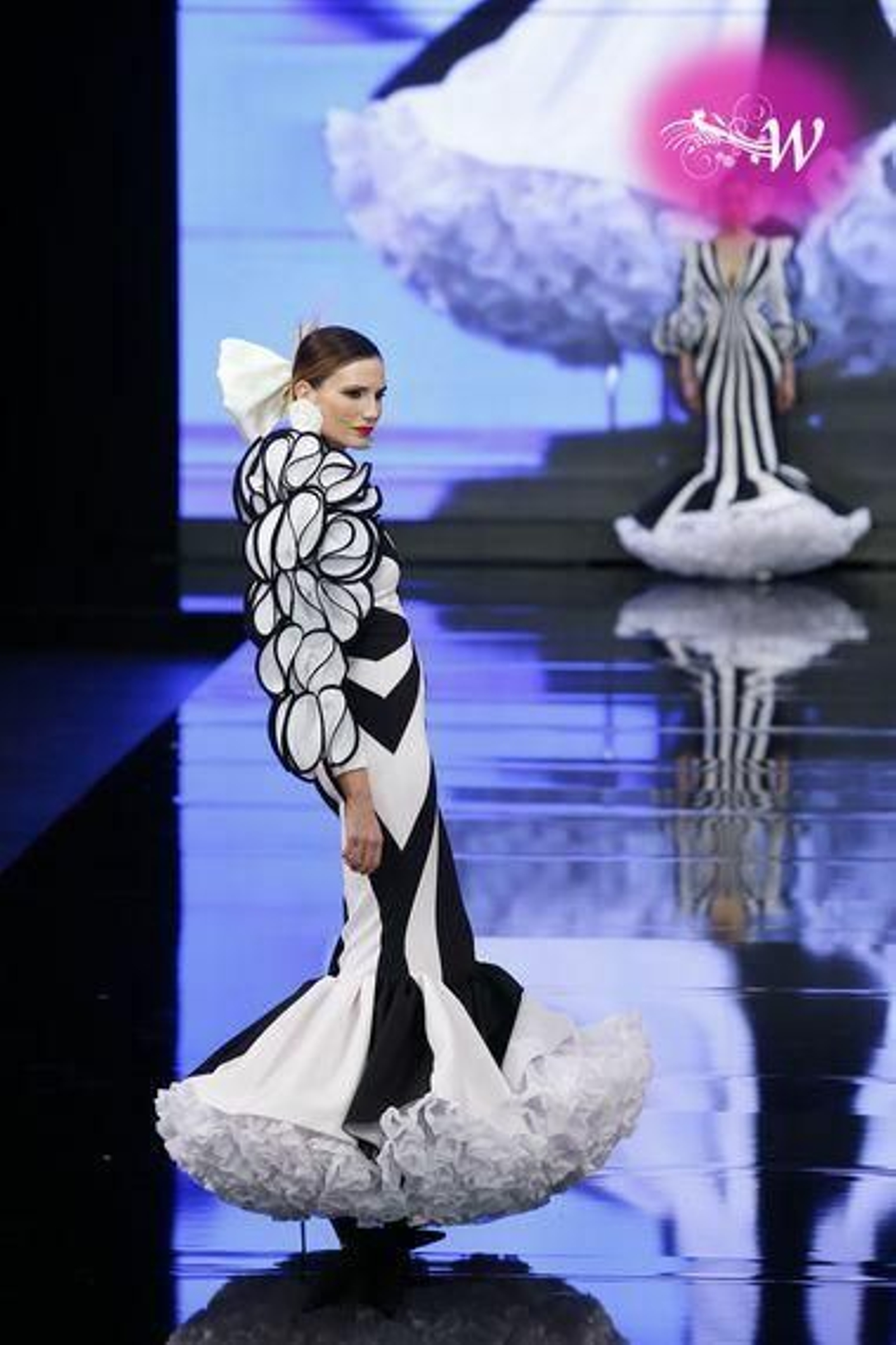 Así es la colección 2020 de flamenca de Ana Morón, todas las fotos del desfile en SIMOF