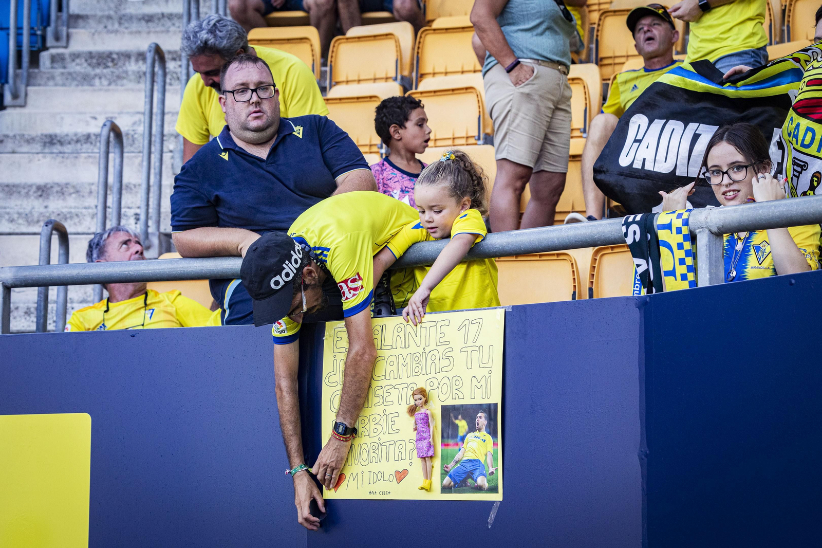 Búscate en el partido Cádiz-Alavés