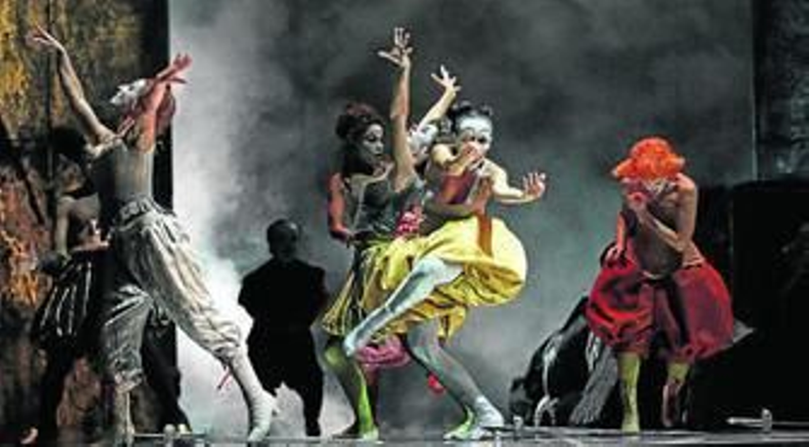 Un momento del ensayo general de 'Otello' en el Maestranza, con la coreografía de Valentina Escobar.
