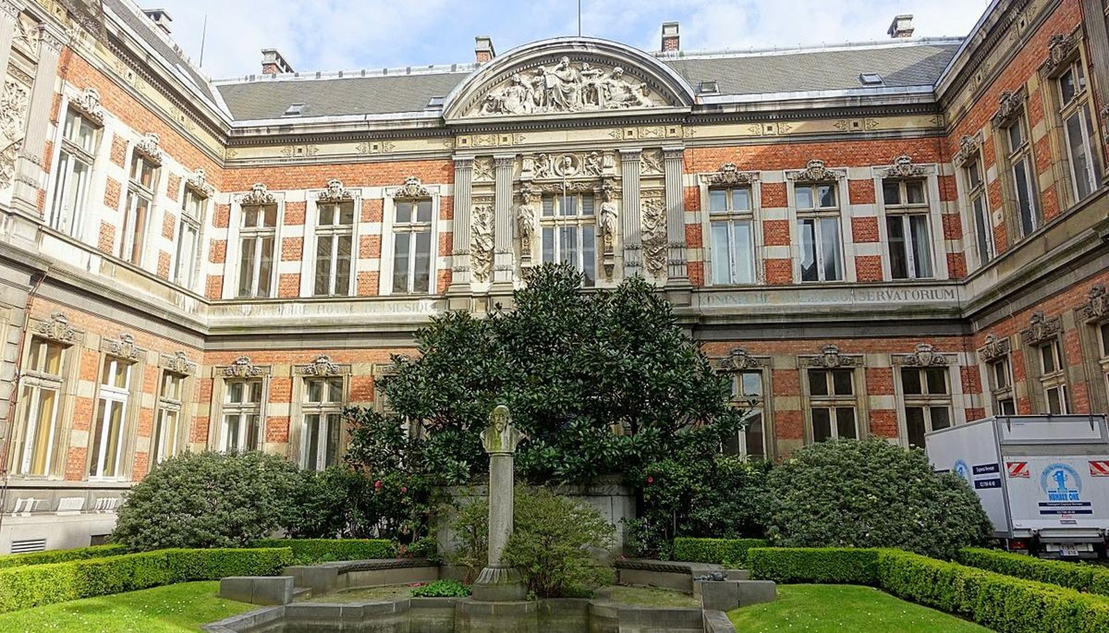 Conservatorio Real de Bruselas donde estudió Pascual Ramayón.