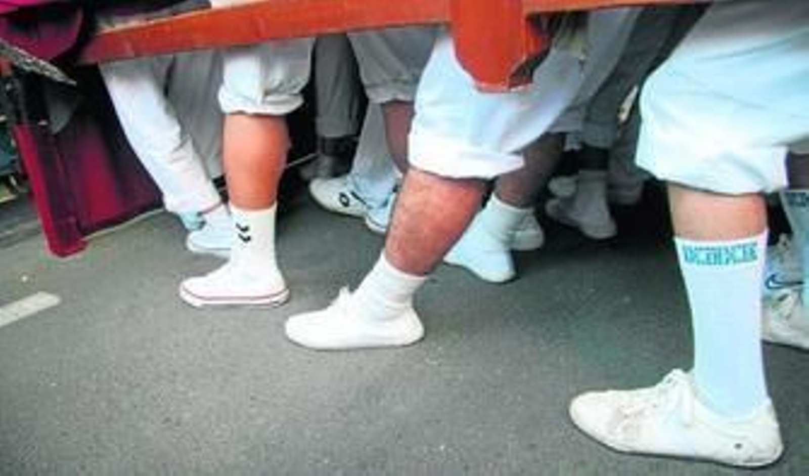 Costaleros de la Hermandad de la Lanzada.