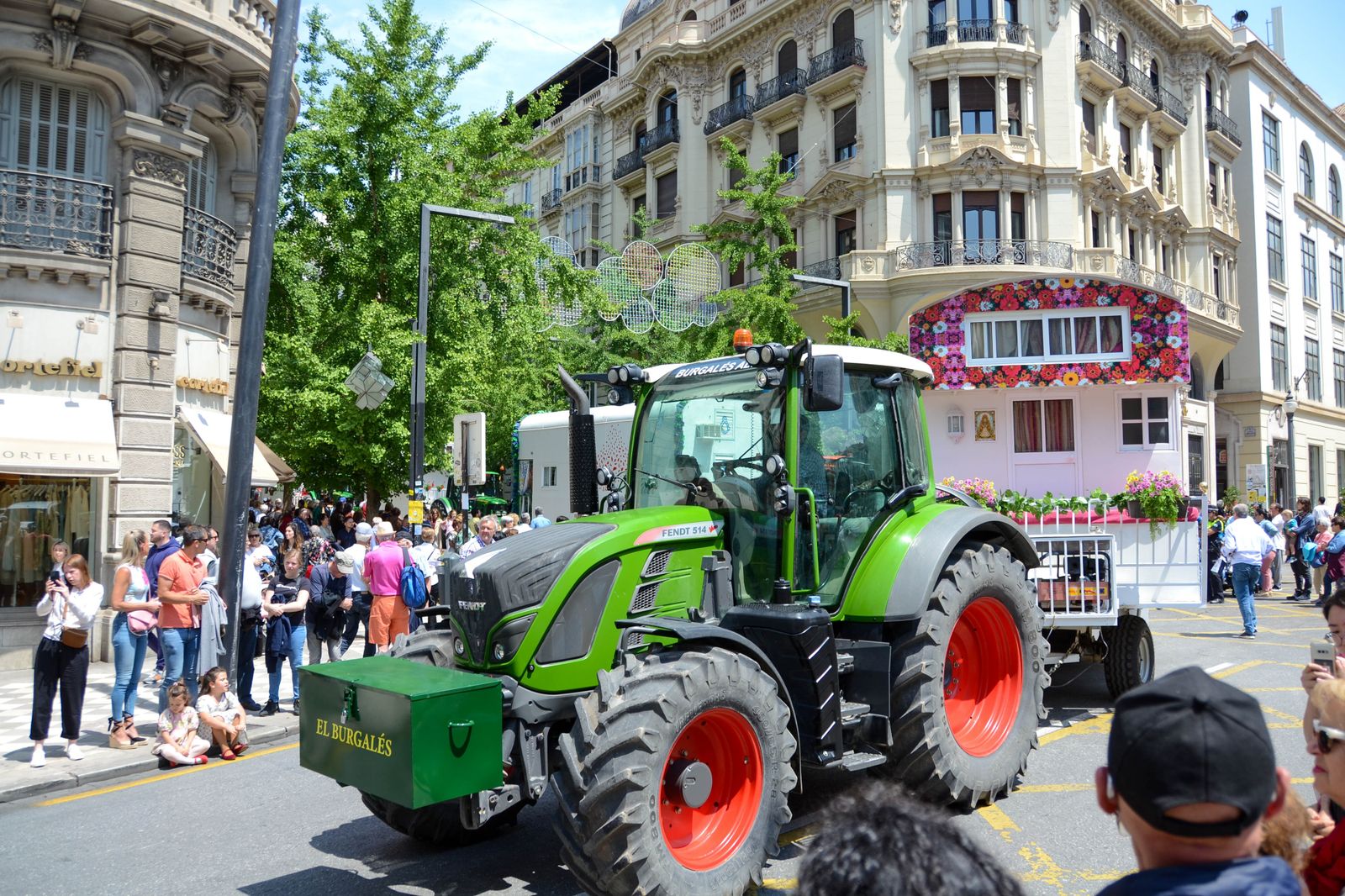 La salida de la Hermandad del Rocío de Granada, en imágenes