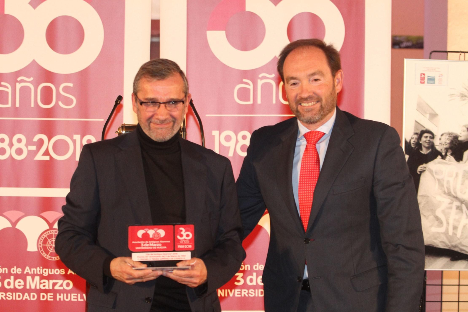 Imágenes de la entrega de premios de la asociación de antiguos alumnos 3 de Marzo en La Merced