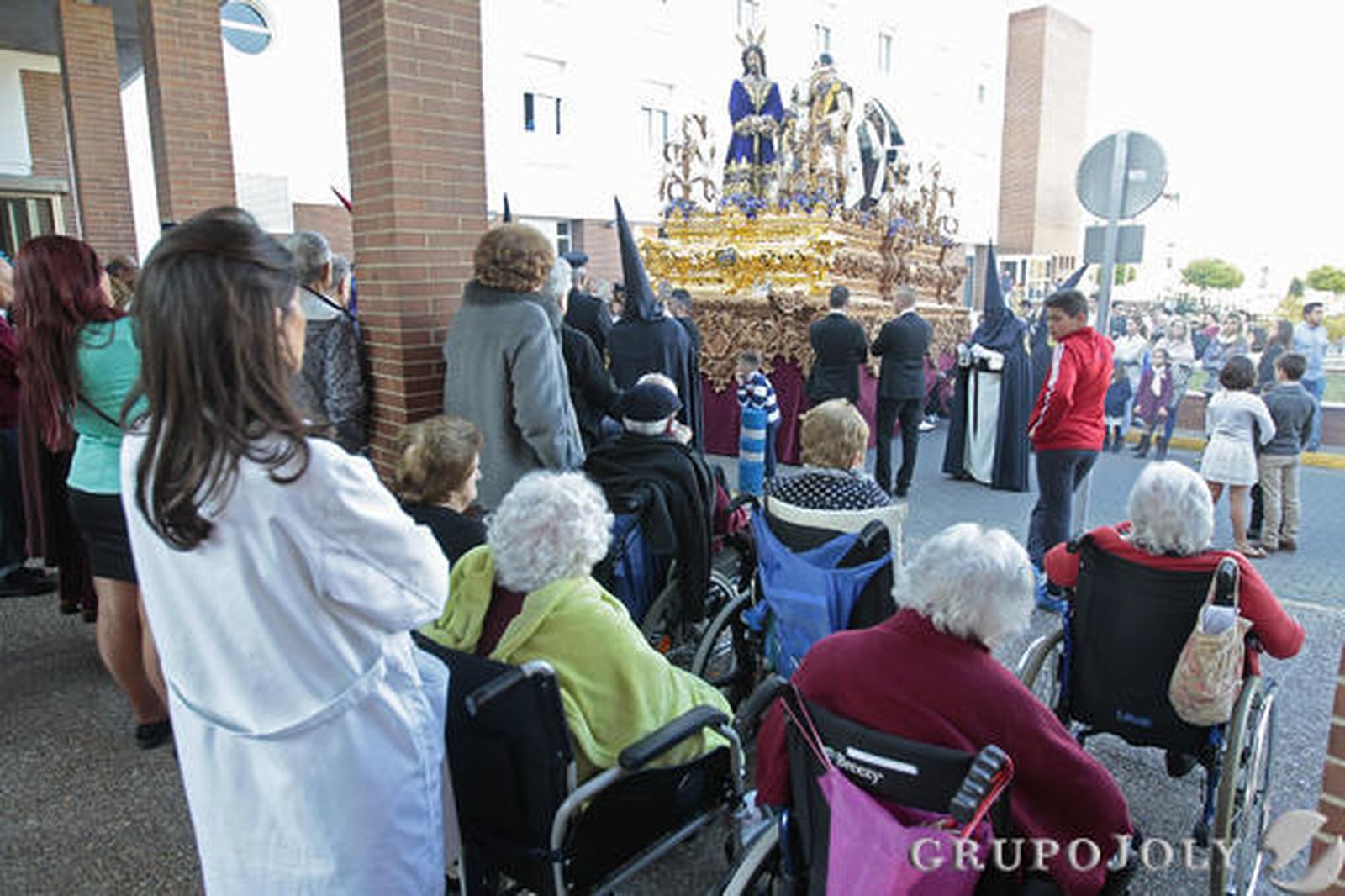 Los ancianos disfrutan de una inmejorable vista de La Redención.

Foto: Jose Contreras