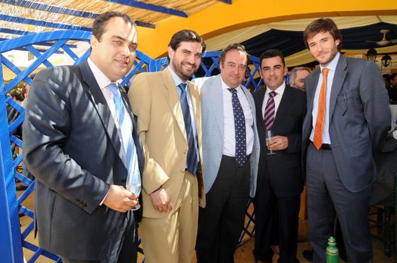 David Fernández, director de Diario de Jerez, junto a Jorge Romero, de Mercadona, Tomás Valiente, director general del Grupo Joly, Paco Rodríguez, de Mercadona y Diego Ortiz, director comercial del Grupo Joly.

Foto: Manuel Aranda