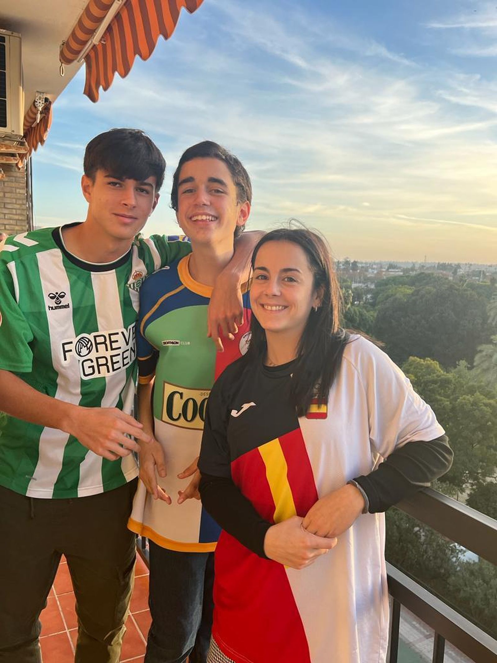 Dani Pérez, Manuel Pérez y Anita Pérez.