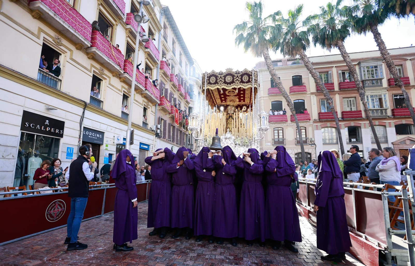 Las fotos de la procesión de Pasión el Lunes Santo en Málaga