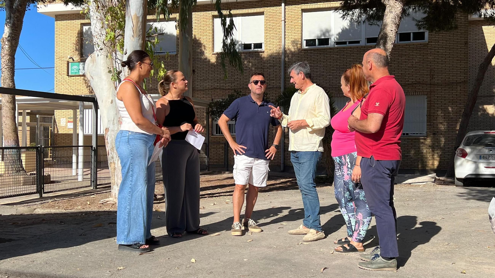 Visita institucional a los trabajos de mejora en los centros educativos de Adra.