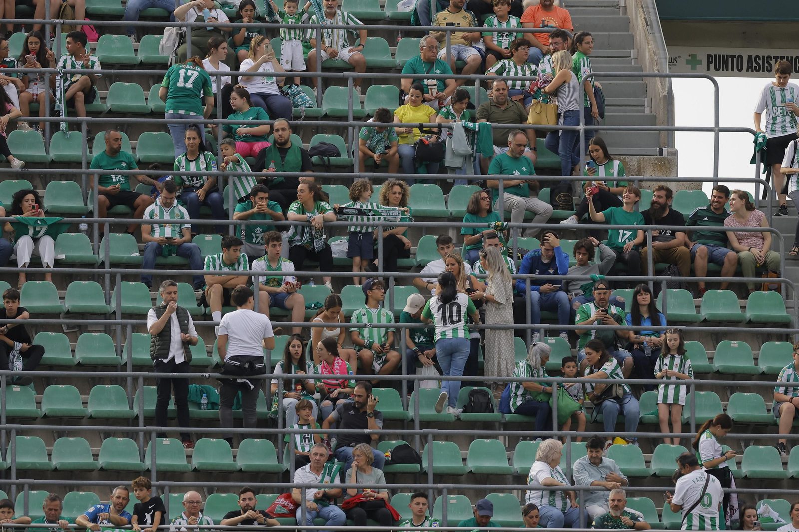 Búscate en las fotos de la despedida de Joaquín