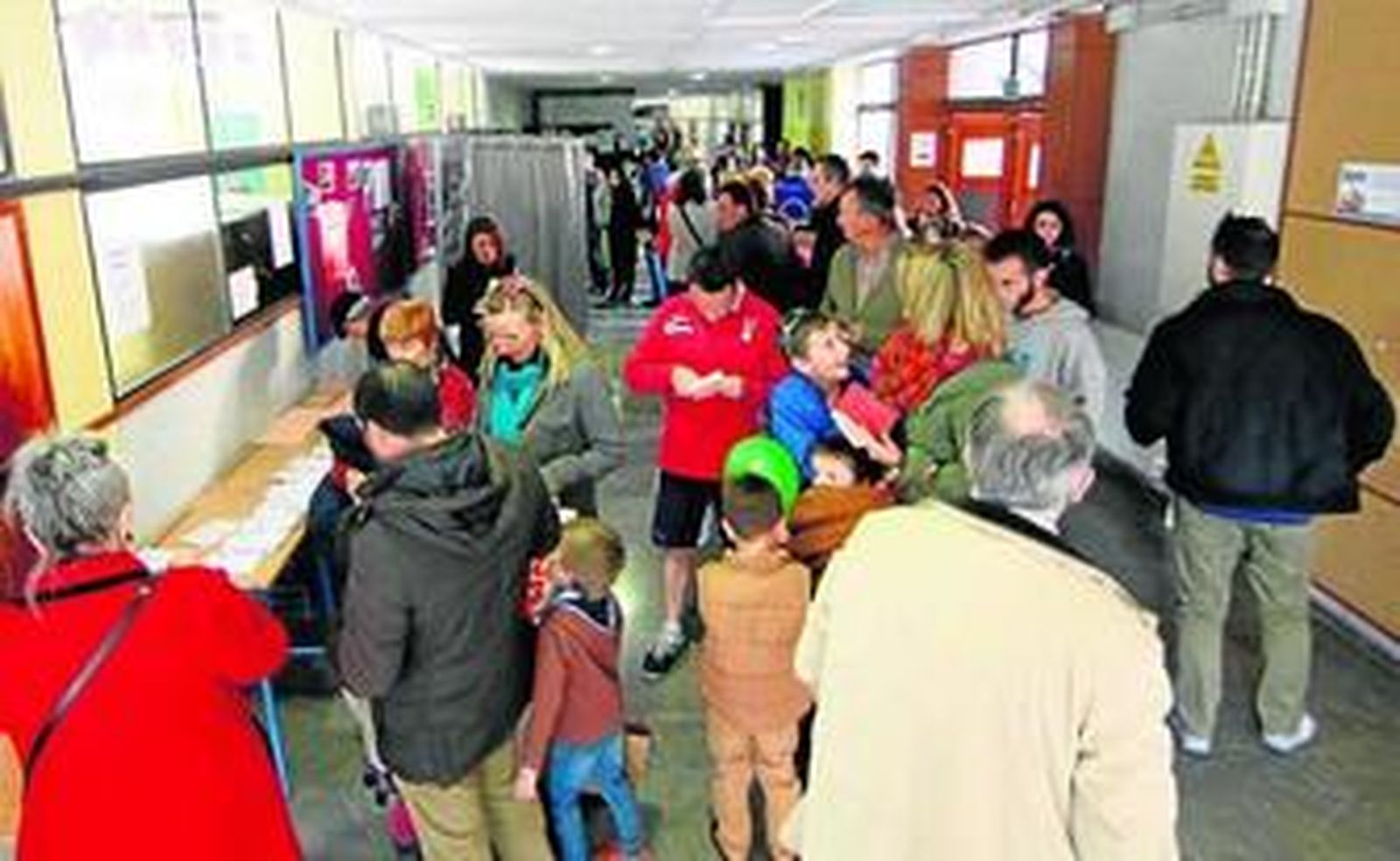 Bares y comercios hacen su 'agosto' en el histórico 20-D