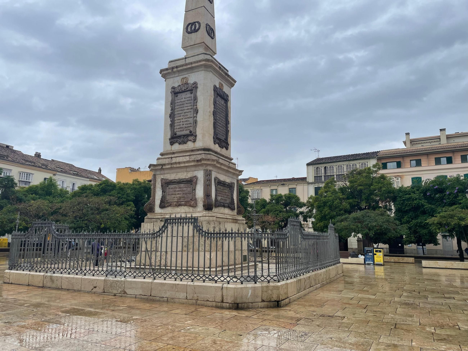 Los cubos de basura ya han sido retirados