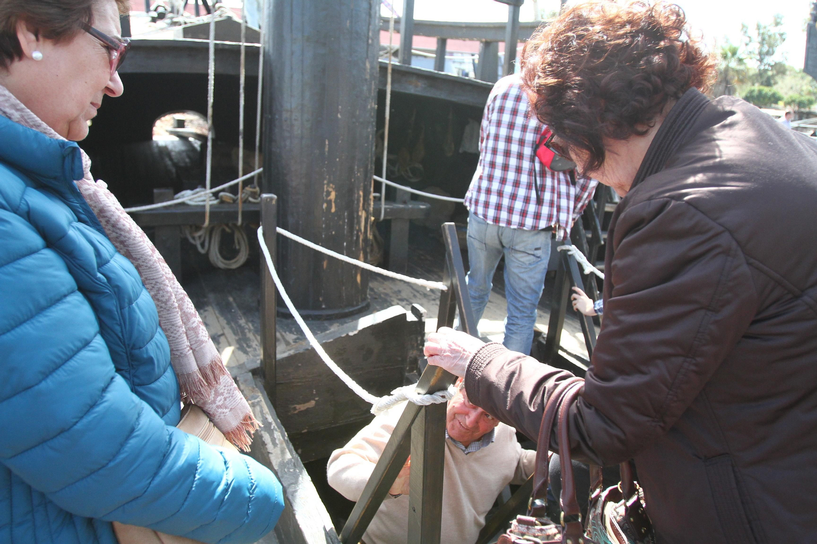 Imágenes del día de puertas abiertas en el muelle de las Carabelas