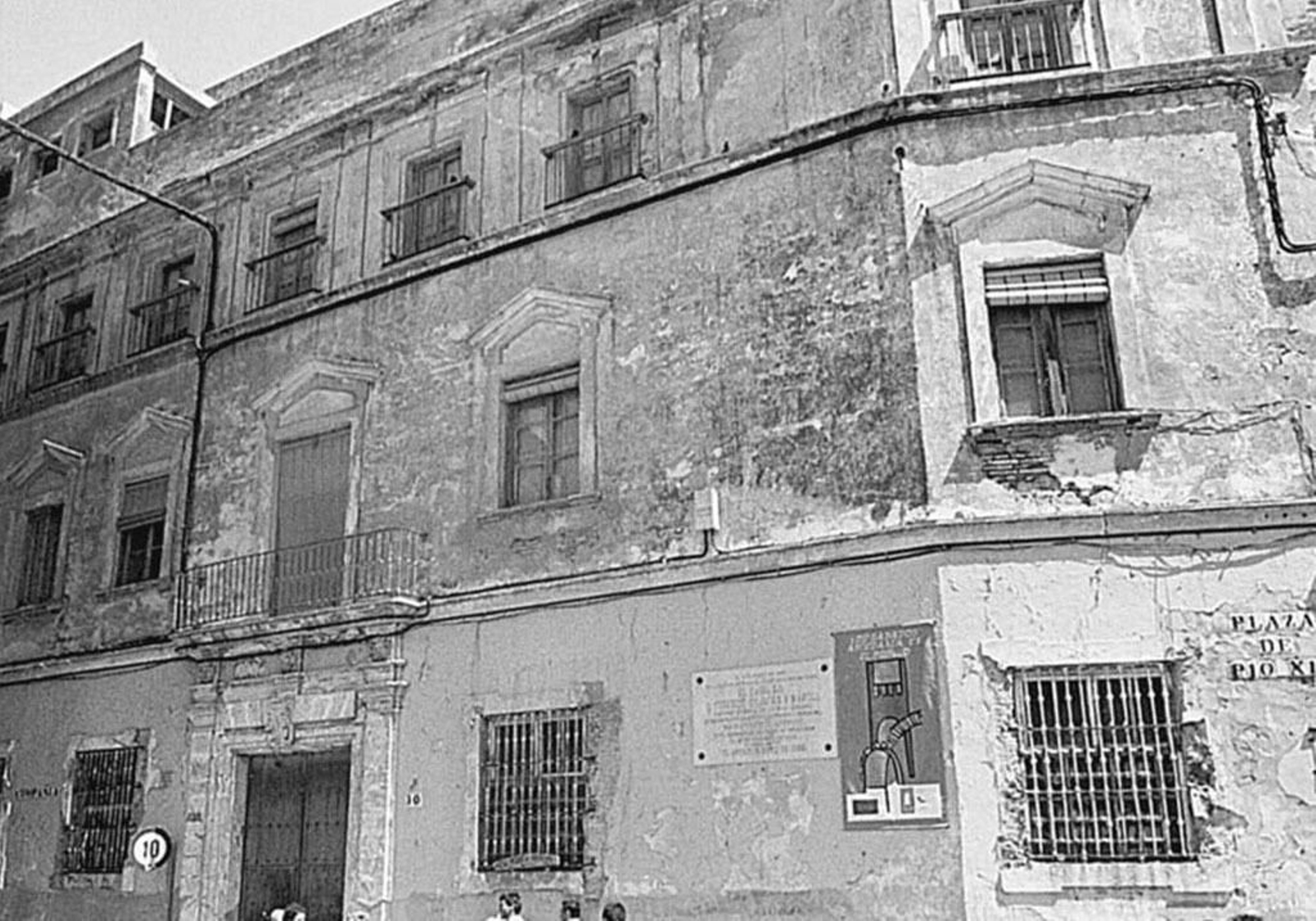 1992 hace 25 añosLos jesuitas dejan la casa de Gravina