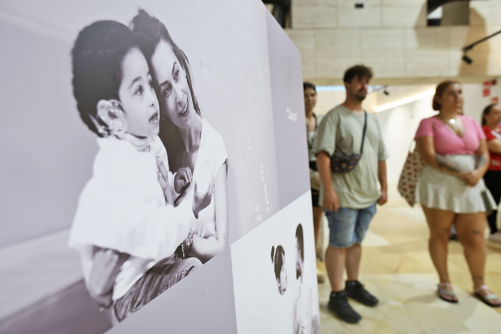 Inauguración de la exposición '25 Años, Infinitas historias auténticas' de Autismo Huelva Ánsares