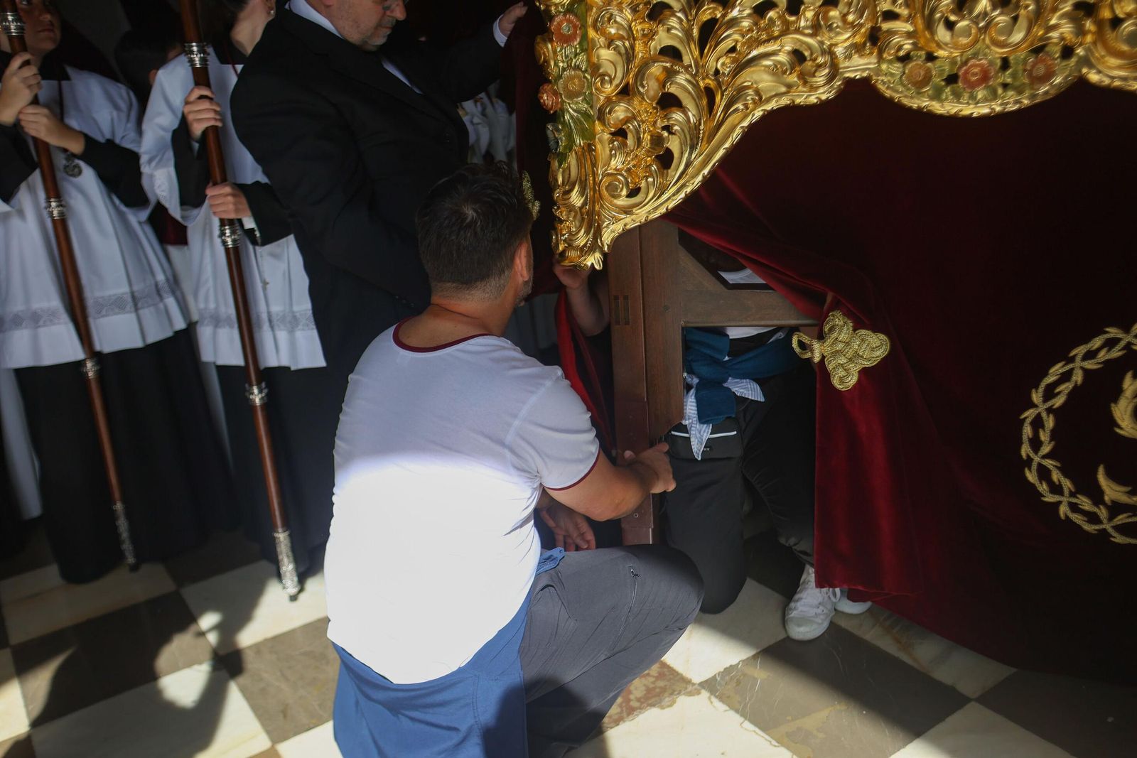 Así vivió Granada la salida de la Hermandad de las Maravillas 2025