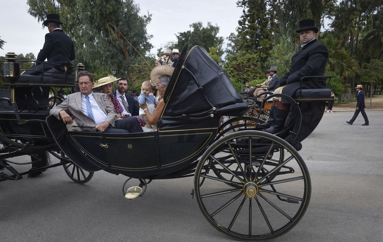 Exhibición de enganches y paseo de carruajes por el parque de María Luisa