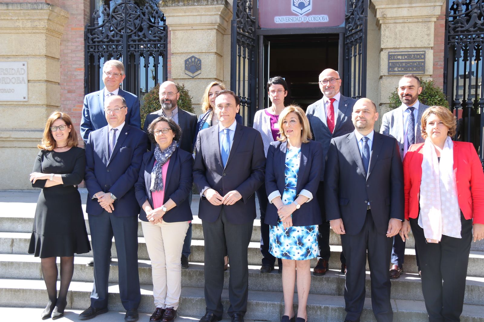 Equipo de gobierno inicial de Gómez Villamandos tras revalidar su puesto como rector.