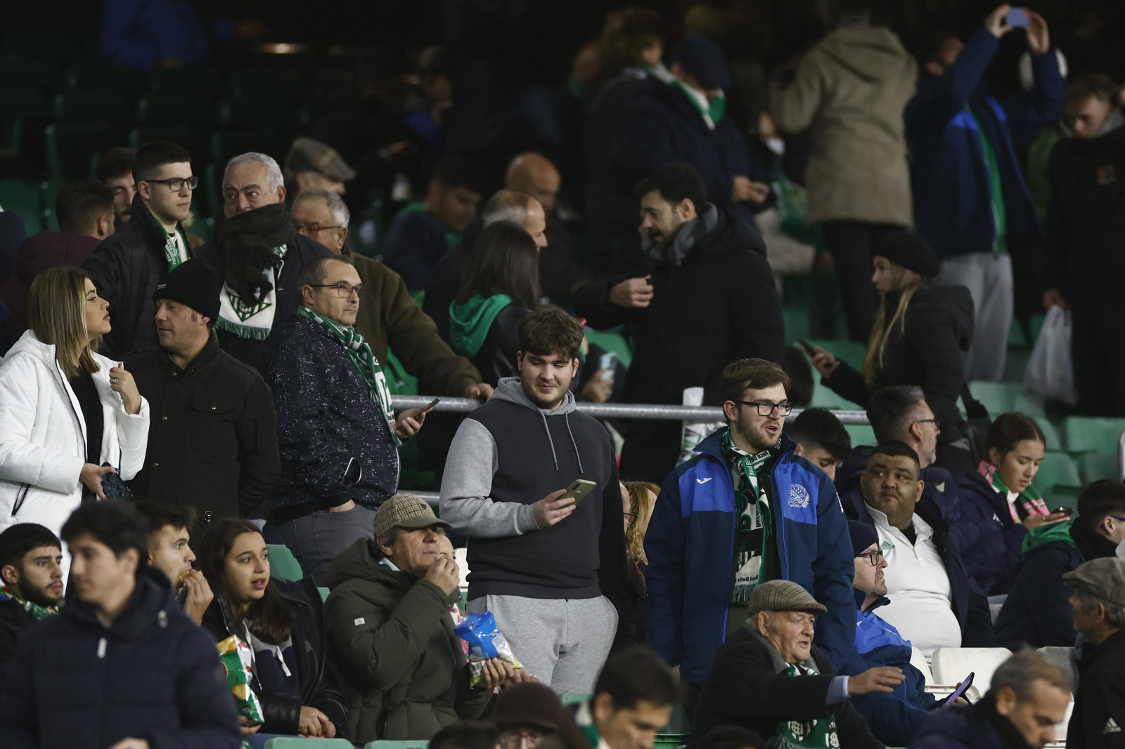 Búscate en las fotos del Betis-Osasuna