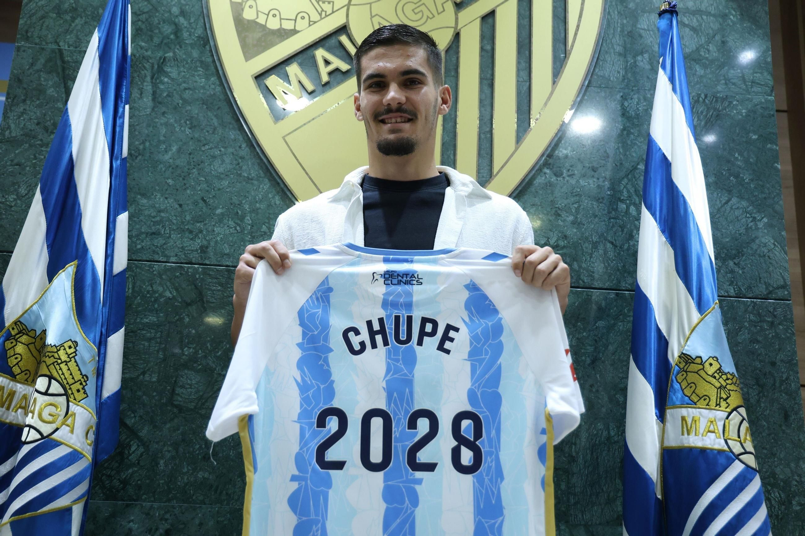 Renovación de Chupete y Rafa y rueda de prensa de Loren, en fotos