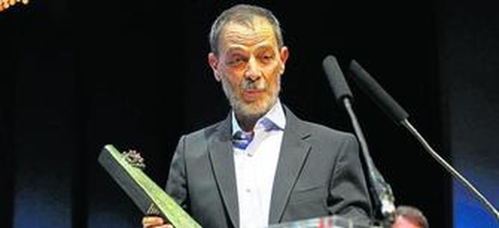 El hombre que vigila las luces del séptimo arte